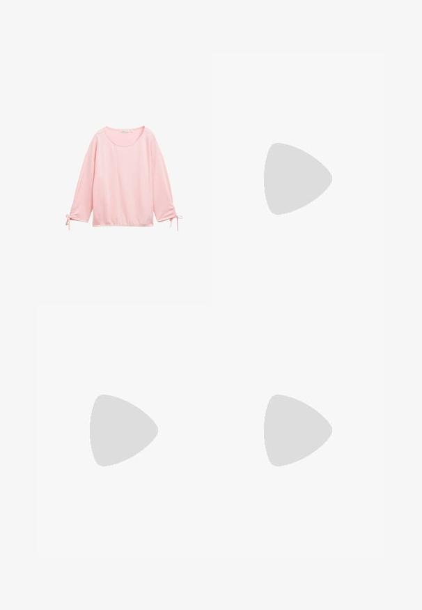 Lyserød langærmet top med en tekstureret, ribbet design. Har en rund halsudskæring og samling ved håndleddene med snører.; Mørkeblå denim jeans med slim fit, der har orange syninger, fem lommer og en knaplukning i taljen.; Lyserød ruskinds sneaker med grøn hælaccent og striber. Har rund tå, snørebånd foran og gummigummi sål. Perforerede detaljer på siderne.; Sort læder crossbody taske med lynlås, en forlommer og en justerbar rem. Glat tekstur med subtile syningsdetaljer.