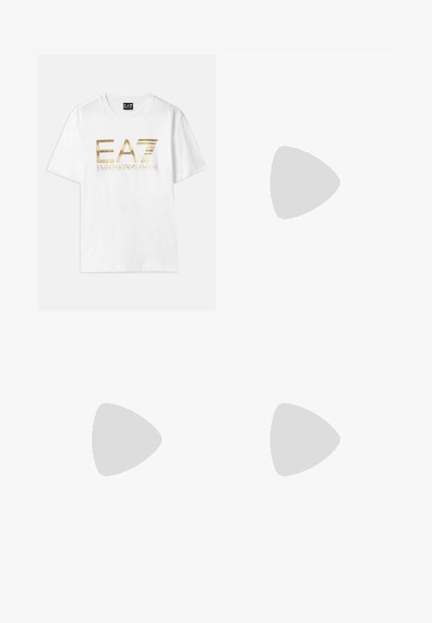 Valge puuvillane T-särk, millel on suur kuldne metallik "EA7" logo ja "EMPORIO ARMANI" tekst allpool, lühikesed varrukad ja ümmargune kaelus.; Tumed sinised elastse vööga lühikesed püksid, mis on valmistatud pehmest kangast ja millel on küljetaskud ning väike valge EA7 logo vasakul alajalgadel.; Valged nahast tennisetossud, millel on lame kummist tallapool, sile viimistlus, ümar varvas ja metallist silmadega paelte jaoks. Kantud mustade pükstega.; Must ristmekujuline käekott ees oleva tõmblukuga tasku, hõbedase logomärgiga ja eemaldatava rihmaga, millel on bränditud tekst.