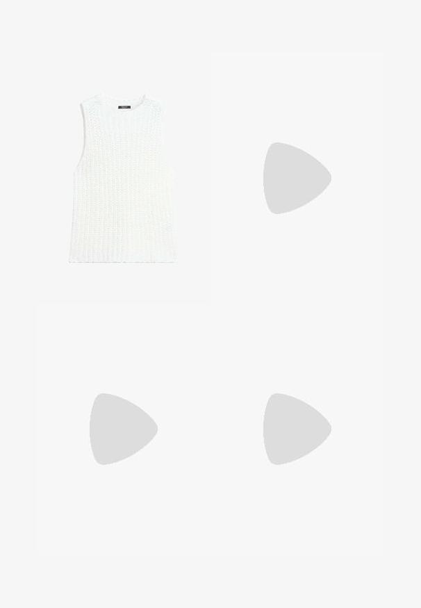Hvid strikket ærmeløs sweatervest med rund halsudskæring og tekstureret ribmønster.; Bredde bukser i lys beige med lodrette hvide striber. Har høj talje, plisseret front og glat tekstur.; Brun flad sandal med tynde remme, guldkæde-detalje og justerbar spænde på en tan sål mod hvid baggrund.; Lille mørkebrunt håndtaske dækket af tætte perlestrenge med et løkkehåndtag og et frynset, tekstureret design.
