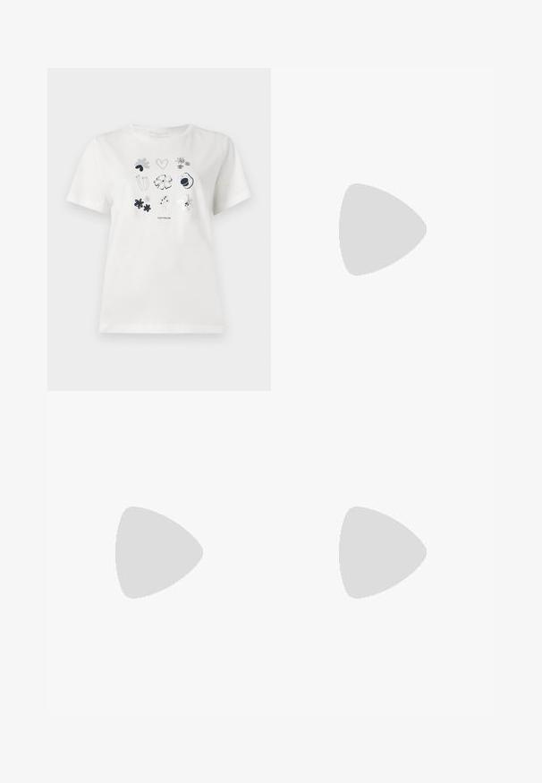 Hvid bomulds t-shirt med et trykt design af blomster og hjerter i navy og grå. Rund hals og korte ærmer, afslappet pasform.; Lyseblå denim jeans med lige pasform, høj talje, falmet tekstur og fem lommer. Har metalknap og lynlås lukning.; Hvid lædersneakers med rund tå, glat tekstur og kontrasterende snørebånd. Har ventilationshuller og en tyk gummisål for komfort.; Oliven grøn læder tote taske med dobbelte håndtag, glat tekstur og fire panel design. Forstærket syning langs sømmene for holdbarhed.