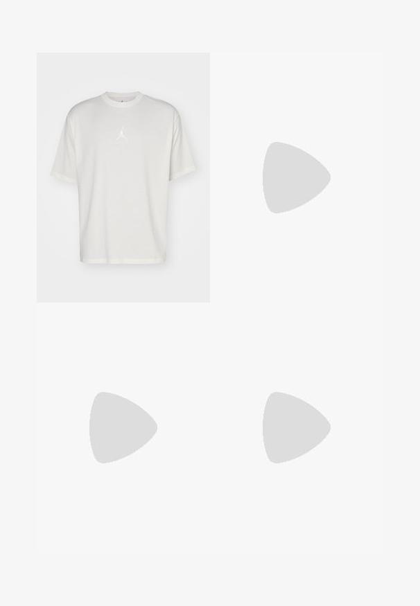 T-shirt en coton blanc avec un col rond, des manches courtes et un petit logo brodé au centre. Design ajusté avec des coutures minimales.; Shorts vert clair en tissu lisse avec une taille élastique, des poches latérales, des accents blancs et un logo sur la jambe gauche.; Chaussure de running Nike beige et blanche avec panneaux en mesh et swoosh noir, flottant au-dessus d'un rebord en béton avec des escaliers flous en arrière-plan.; Lunettes de soleil fines et rectangulaires à verres teintés foncés, charnières en plastique transparent et branches fines beige courbées aux extrémités.