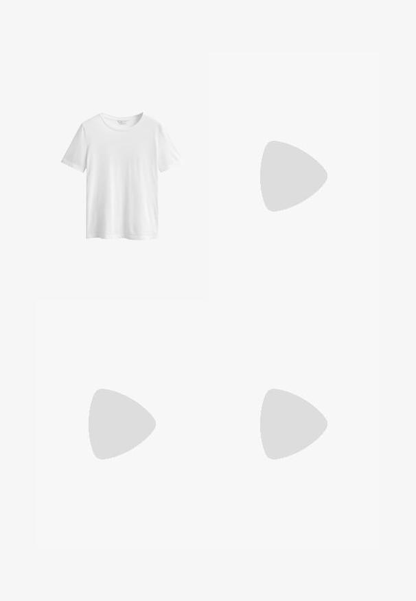Einfarbiges weißes kurzärmliges Baumwoll-T-Shirt mit Rundhalsausschnitt und GANT-Markenetikett innen am Kragen, dargestellt auf weißem Hintergrund.; Rosa maßgeschneiderte Hose mit glatter Textur, geraden Beinen und einem Reißverschlussdetail am Saum. Verfügt über Gürtelschlaufen und ein flaches Frontdesign.; Schwarze Leder-Mules mit spitzem Zehenbereich und einzigartigem kegelförmigem Absatz. Glatte Textur und minimalistisches Design, offener Rücken für einfaches Anziehen.; Schwarze Lederschultertasche mit gewölbter rechteckiger Form, goldener Kette, die in den geflochtenen schwarzen Riemen eingewebt ist, und Reißverschlussverschluss oben.