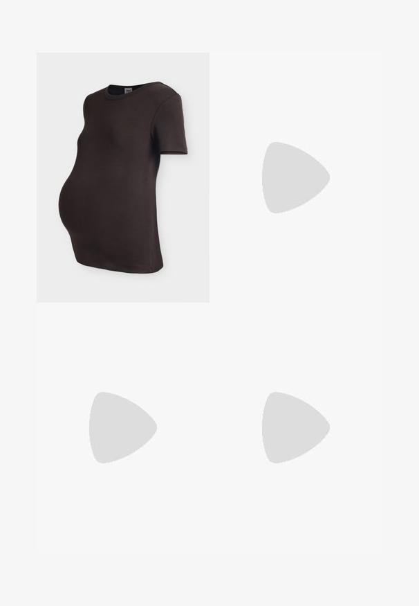 T-shirt de maternité noir côtelé à manches courtes avec un col rond, conçu pour s'adapter à un ventre de femme enceinte.; Jean de maternité avec une taille élastique grise ajustée, des jambes évasées et une finition en denim gris foncé, présentant des coutures standard et des poches.; Bottine en cuir noir avec panneaux latéraux élastiques, bout rond et petit talon en bloc. La surface a une texture lisse et un minimalisme dans les détails.; Vero Moda VMDITTA  - Cabas - black
