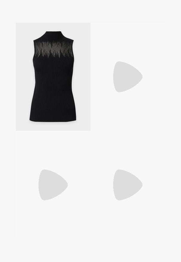 Haut sans manches en maille côtelée noire avec col montant et empiècement transparent à motifs sur le haut de la poitrine et les épaules.; Jupe plissée noire avec des motifs géométriques roses et blancs audacieux créant un effet de rayon de soleil, avec une ceinture noire.; Sandale à talon noir avec fines lanières, boucle à la cheville et détail logo en métal sur la lanière latérale, sur fond blanc.; Sac à épaule en cuir verni noir avec détail de boucle argentée et bandoulière en chaîne argentée, présenté sur un fond uni clair.