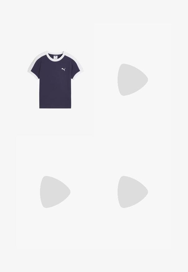 Marineblauw T-shirt met korte mouwen, witte accenten op de schouders, een ronde halslijn en een klein wit logo op de borst. Zacht katoenen materiaal.; Lichtblauwe wijde jeans met een hoge taille, voorzien van zijzakken en een vervaagde textuur, vervaardigd uit denim materiaal.; Bruine Puma sneaker met luipaardprint, beige logo aan de zijkant en op de neus, en een gumkleurige zool, gezien vanaf de buitenkant.; Zilveren oorringen met een dun, glad ontwerp; langwerpige ovale vorm; gepolijste afwerking; voorzien van een veilige haaksluiting.