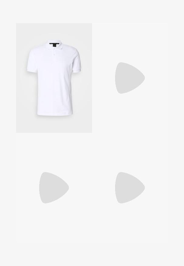 Polo shirt blanc en coton avec manches courtes, un col et une patte de boutonnage à trois boutons. Détail de logo subtil sur la poitrine. Texture lisse.; Jean slim fit bleu en denim pour homme avec style classique à cinq poches et légère décoloration aux cuisses et aux genoux, fermeture par bouton et zip.; Baskets basses blanches en cuir avec lacets, semelle plate et petit logo doré "BOSS" sur le côté, vues de l'extérieur.; Sac bandoulière en cuir noir texturé avec poche avant zippée et bandoulière large en tissu réglable sur fond blanc.