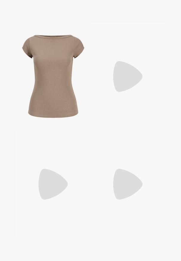 Kortærmet ribbet taupe top med bådudskæring og figursyet talje, vist på hvid baggrund.; Højtaljede sorte denim jeans med vidde ben-design, der har forlommer og en knaplukning i taljen.; Sort laklæderslingback med lille hæl, spids tå og en lille rund guldbesætning på toppen.; Mørkebrun læder skuldertaske med en blød, afslappet form og et snoet knudehåndtag på en ensartet hvid baggrund.