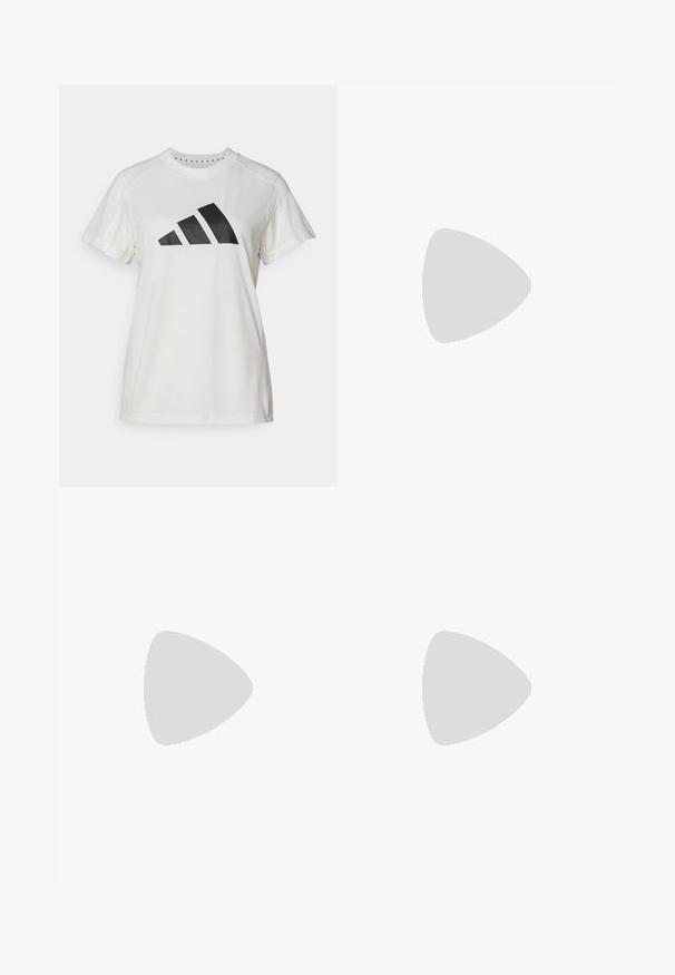 Camiseta atlética blanca de tejido suave. Presenta mangas cortas y un gran logotipo negro de Adidas con tres rayas debajo.; Pantalones de chándal color beige claro, confeccionados en un tejido suave, con una cintura ajustable con cordón y paneles laterales negros con un patrón de estampado de leopardo.; Zapatilla deportiva negra con parte superior de malla transpirable, acentos grises, suela texturizada y tres distintivas franjas en el costado.; Bolsa de tote negra con el logo "adidas" en gris, hecha de un tejido duradero, con dos correas para el hombro y un panel inferior negro en contraste.
