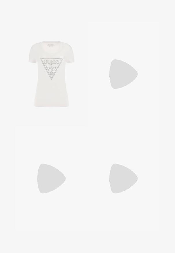 Weißes Kurzarm-T-Shirt aus Baumwolle mit einem silbernen Dreieck-Logo-Design, das den Aufdruck "GUESS" und "U.S.A." in glänzender Ausführung zeigt.; Dunkelgrauer Rock mit einem breiten, gerippten elastischen Bund und einer leicht ausgestellten A-Linien-Form vor weißem Hintergrund.; Schwarze Gummiflips mit strukturierter Sohle und Y-förmigem Riemen, seitliche Ansicht vor schlichtem hellem Hintergrund.; Braun-beige gestreifte gewebte Umhängetasche mit Leder-Riemen und goldfarbenem Guess-Logo-Schnallenverschluss vorne.