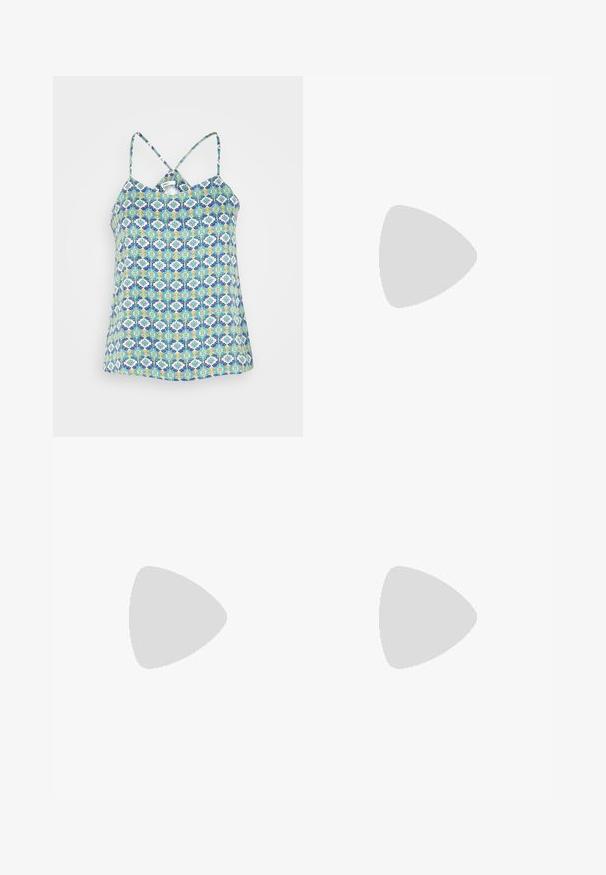 ONLY ONLALMA LIFE CYRUS SINGLET  - Top - algiers blue/gwen; BDG Urban Outfitters UTILITY SKATE  - Stoffhose - blue; Schwarze Wildledersandale mit einem breiten Riemen, Knöchelverschluss und einer geschichteten Keilsohle, die natürliche Texturen und ein geflochtenes Muster aufweist.; Silberne Creolen mit glänzender Oberfläche, die eine kreisrunde Form haben und mit einem schwenkbaren Verschluss ausgestattet sind. Glatte Textur mit minimalen Details.