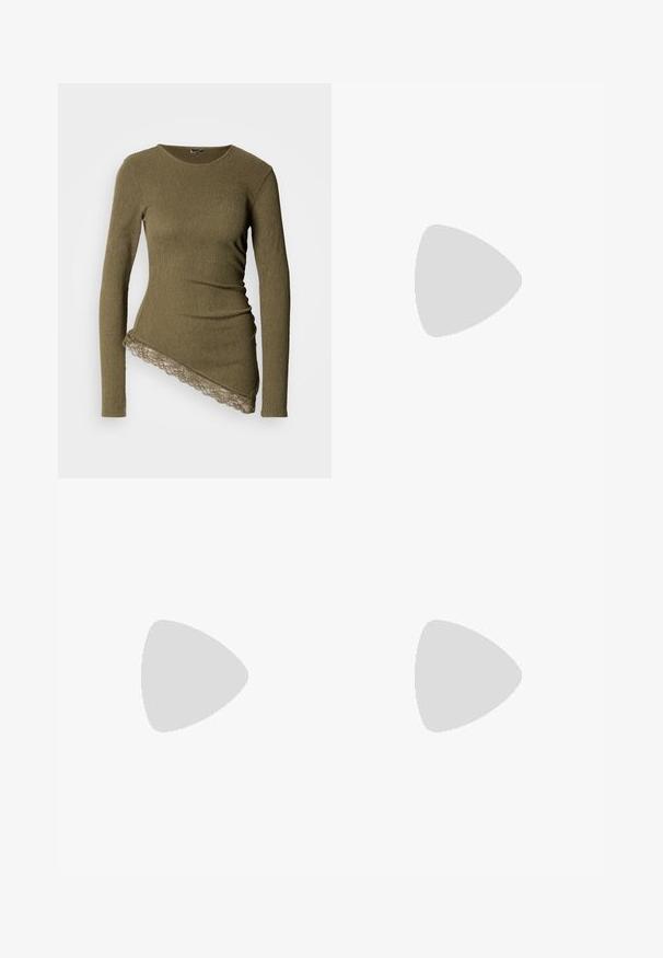 Haut à manches longues vert olive avec un tissu côtelé texturé, un ourlet asymétrique et une bordure en dentelle le long du bas.; Pantalon large en cuir noir avec une texture lisse, doté d'une fermeture à bouton sur le devant et d'un design à cinq poches. Conçu pour un ajustement décontracté.; Bottine noire en cuir lisse avec un bout pointu et un talon effilé. La tige présente un design légèrement froncé.; Sac à main en cuir tressé marron foncé avec poignée courbée, garniture blanche, fermeture éclair argentée et bandoulière large en tissu amovible sur fond uni.