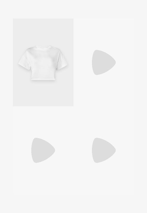 Weißes, kurzes T-Shirt aus Baumwolle. Kurze Ärmel, runder Ausschnitt, glatte Textur, lässiges Design ohne Muster oder Verzierungen.; Jeansrock mit Wickeldesign, dunkelblauer Farbe und gebundenem Taillenbund. Verfügt über Stichdetails entlang dem Saum und der Seitennaht.; Even&Odd by Zalando Sneaker low - white/blue; Blaues Denim-Handtasche mit einem gepolsterten, gebogenen Griff. Verfügt über ein dezentes braunes Logo-Muster und einen schwarzen Kordelzugverschluss.