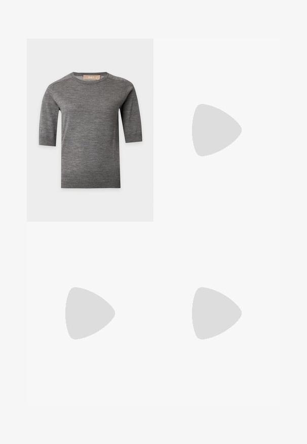 Jersey de punto gris de manga corta con escote redondo y puños y bajo acanalados, mostrado plano sobre un fondo blanco.; Jeans negros acampanados de denim, con un diseño clásico de cinco bolsillos, cierre de botón y detalles de costura sutiles a lo largo de las costuras.; Zapato slingback de piel negra con puntera puntiaguda, tacón alto y ancho, y forro interior beige sobre un fondo claro y liso.; Bolso negro brillante de Calvin Klein con cremallera dorada y correa corta sobre un fondo blanco liso.