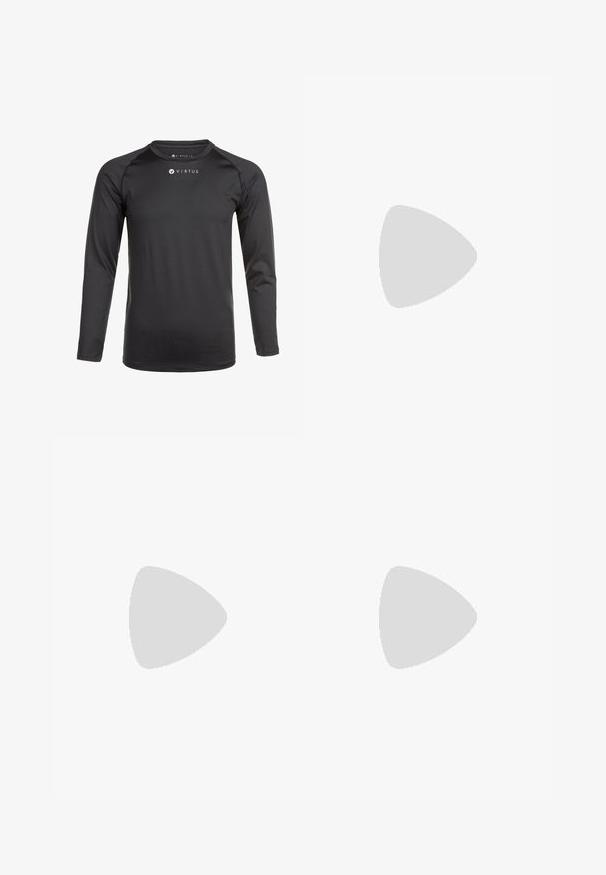 VIRTUS BONDER - Langærmet T-shirt - black; Rød vandtæt skijakke med hætte, der har sorte lynlåse og detaljer, flere lommer og et tekstureret stof til isolering.; Sorte høj sneakers lavet af ruskind og stof; har en pelsforet krave, gummisål og snøresystem; DC-logo på siden.; Par af sorte fleecehandsker med læderlapper på håndfladerne og justerbare håndledsremme.