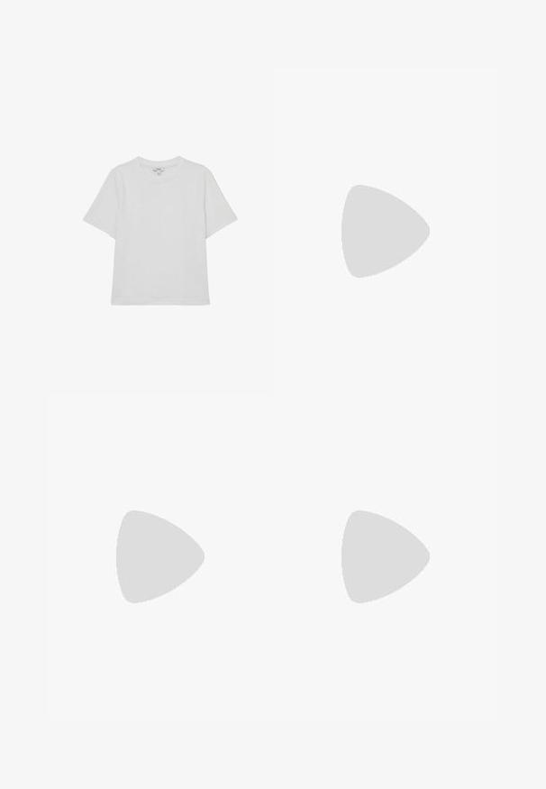 Camiseta blanca lisa de manga corta con cuello redondo, corte regular y etiqueta de marca visible en el cuello.; Pantalones de chándal azul marino con cinturilla elástica, diseño de pierna ajustada y textura suave. Adecuados para uso casual o deportivo.; Zapatillas de ante marrón con tres rayas blancas, suela de goma y etiqueta con texto "Gazelle" en dorado. Diseño con cordones grises.; Gafas de sol negras en forma de ojo de gato con lentes gris oscuro, marco de plástico elegante, esquinas puntiagudas y patillas rectas. Sin herrajes ni acentos visibles.