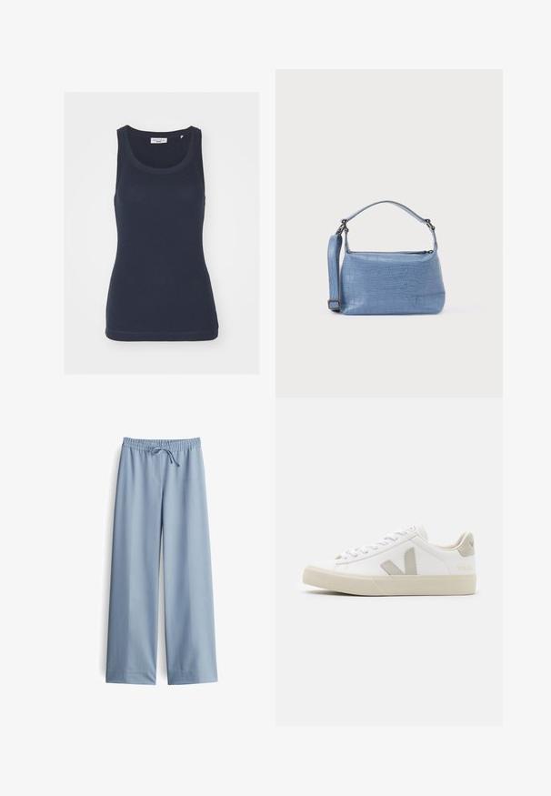 Marineblauw tanktop van katoen, met een ronde halslijn, smalle schouderbandjes en een gladde, aansluitende textuur met gestikte randen.; Lichtblauwe wijde broek gemaakt van een gladdige stof, met een elastische tailleband en een trekkoord, zonder zichtbare zakken of extra details.; Witte sneakers van leer met grijze V-logo accenten, een gestructureerde rubberen zool, witte veters en een gevoerde tong en kraag.; Lichtblauwe handtas met krokodillenprint, voorzien van een korte handgreep en een afneembare schouderriem. Gladde textuur met een ritssluiting.