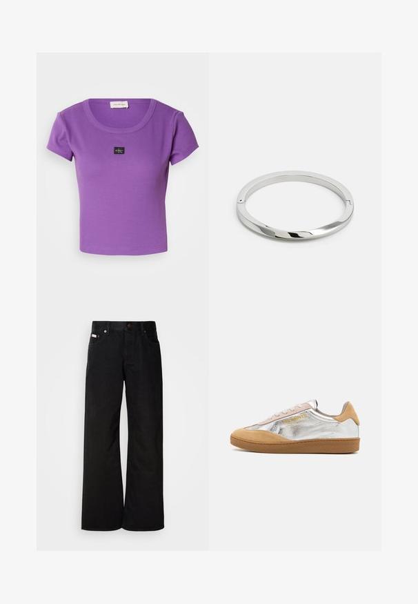 T-shirt violet à manches courtes avec un col rond et un petit logo Calvin Klein noir sur la poitrine. Texture douce.; Jean large noir en coton. Présente des poches avant, une fermeture à bouton, et une texture denim classique. Design minimaliste sans motifs.; Baskets en suède argent et beige avec une semelle en caoutchouc texturée, des lacets beiges et un logo imprimé en jaune sur le côté.; Bracelet en métal argenté avec une surface lisse et brillante et des bords plats. Présente un design circulaire ouvert avec un détail de fermoir subtil.