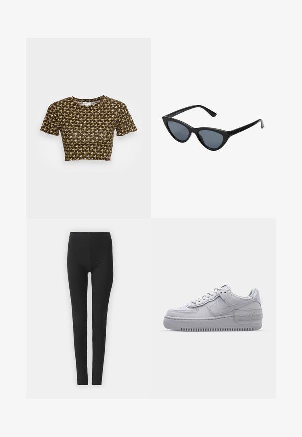 Brun cropped t-shirt med korte ærmer, der har et gentaget mønster i creme og lys grøn. Blød tekstur med rund halsudskæring.; Sorte, strækbare leggings med en tætsiddende pasform, der har høj talje og en glat tekstur. Ingen synlige mønstre eller hardwaredetaljer.; Grå Nike Air Force 1 sneakers med perforeret tå, glat læderoverdel, tyk sål og præget 'AIR' detalje på hælen.; Sorte katteøje solbriller med mørkegrå linser, slankt plastisk stel, spidse hjørner og lige stænger. Ingen synlig hardware eller dekorationer.