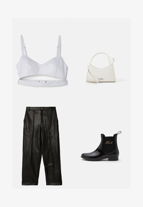 Hellgrauer Crop-BH mit verstellbaren Trägern, einem strukturierten Oberteil und einem Druckknopfverschluss an der Unterseite für einen sicheren Sitz.; AERON ZIMA PANTS - Lederhose - black; Schwarzer glänzender Knöchel-Regenstiefel mit elastischem Seiteneinsatz und „Karl“ in goldener Schrift auf der Außenseite.; Weiße Lederhandtasche mit geschwungener Form, verziert mit kleinen weißen Nieten entlang des Griffs. Verfügt über einen langen Riemen und ein geprägtes Logo auf der Vorderseite.