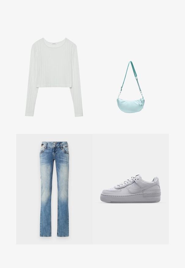Weißes langärmliges Cropped-Top aus geripptem Stoff. Verfügt über einen runden Ausschnitt und eine glatte Textur mit dezenten vertikalen Linien.; Helleblaue Denim-Jeans mit geradem Bein, ausgestattet mit einem Fünf-Knopf-Verschluss, Fronttaschen und dezenten Ausbleichungen.; Graue Nike Air Force 1 Sneaker mit perforierter Zehenpartie, Obermaterial aus glattem Leder, dicker Sohle und geprägtem 'AIR'-Detail an der Ferse.; Hellblaue, halbmondförmige Schultertasche mit verstellbarem Riemen und kleinem dekorativem Anhänger am Reißverschluss, freigestellt auf weißem Hintergrund.