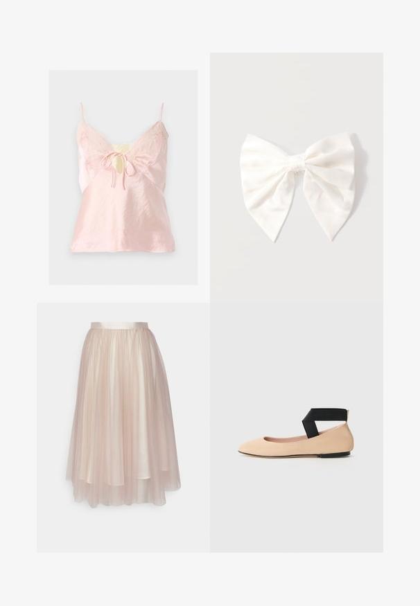Lichtroze satijnen hemdje met kanten afwerking, spaghettibandjes, keyhole-halslijn en vooraan een knoopdetail.; Ida Sjöstedt FLAWLESS SKIRT - A-lijn rok - warm beige; Beige leren balletschoenen met een spitse neus en een zwarte band rond de enkel, met een gladde textuur en een minimalistisch ontwerp.; Crèmekleurige stoffen haarstrik met een klein zilveren kroontjesbedeltje in de knoop, weergegeven op een lichtgrijze achtergrond.