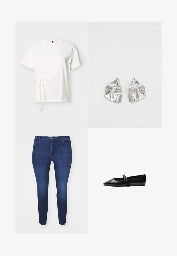 Weißes kurzärmeliges Baumwoll-T-Shirt mit rundem Ausschnitt und verstellbarem Seitenschleifen-Detail vor einem einfarbigen Hintergrund.; Dunkelblaue Slim-Fit-Jeans aus Denim mit einem Frontknopf und Taschen, von der Front gegen einen weißen Hintergrund gezeigt.; Schwarze flache Schuhe aus Leder mit spitzem Fuß, verstellbarem Riemen mit einer Metallschnalle, glatter Textur und minimalistischem Design.; Silberne Metallohrringe mit einem wellenförmigen, skulpturalen Design, das eine polierte Oberfläche und unregelmäßige Formen aufweist, die eine zeitgenössische Ästhetik betonen.