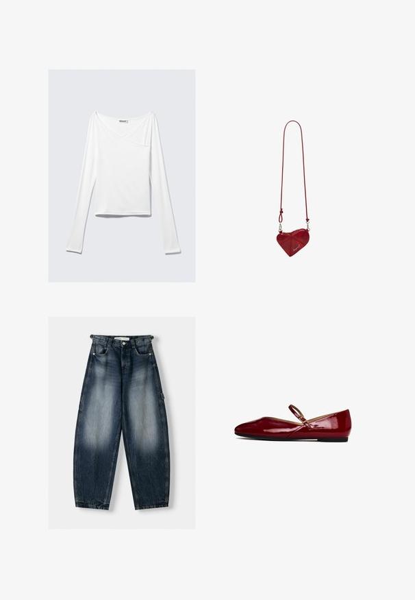 Witte long-sleeve top met een crossover ontwerp en een zak. Gemaakt van een gladde, rekbare stof. Geknipt in een casual, relaxte pasvorm.; Blauwe denim wijde pijpen jeans met een vervaagde wassing, voorzien van een knoopsluiting, zijzakken en cargostijl zakken aan de zijkanten.; Rode gepatenteerde leren balletschoenen met een ronde neus, een dunne band over de wreef en een vlakke zwarte zool. Gladde textuur en strakke afwerking.; Rode leren hartvormige tas met ritssluiting, verstelbare band en een ontwerp van genaaide panelen. Voorzien van een sierlijke "loveyou"-tekst.