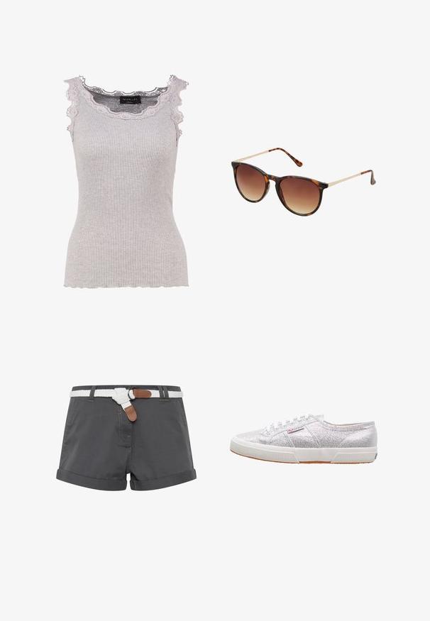 Débardeur gris à côtes avec une bordure en dentelle le long de l'encolure et des emmanchures, au silhouette ajustée et avec un ourlet festonné.; Shorts en coton gris avec ourlets roulés, dotés d'une ceinture tressée blanche et d'accents en cuir marron. Détails de couture visibles sur le tissu.; Baskets à paillettes argentées avec une semelle en caoutchouc blanche, présentant un bout arrondi, un design à lacets, et une étiquette logo sur le côté.; Lunettes de soleil en écaille de tortue avec des verres dégradés marron, forme œil de chat, accents en métal doré sur les branches, et monture en plastique lisse.