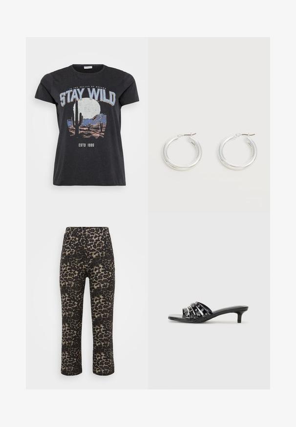 Sort bomulds t-shirt med et grafisk print af en ørken-scene med kaktusser, en måne og sætningen "STAY WILD" i blå skrifttype.; Løveprint bukser i sort og beige, med lige snit, elastisk talje og glat tekstur.; Sorte hælede sandaler med flere glossy stropper og metalliske accenter, med en spids tå og beskedne kittenhæle. Glat tekstur.; Par mellemstore skinnende sølv hoops øreringe med tynde metal spænder på en lys neutral baggrund.
