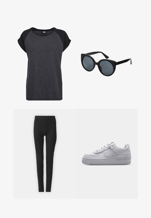 Zwart en donkergrijs T-shirt met korte mouwen, een ronde hals en raglanmouwen. Gemaakt van zachte, geweven stof. Casual pasvorm.; Zwarte, rekbare leggings met een strakke pasvorm, uitgerust met een hoge tailleband en een gladde textuur. Geen zichtbare patronen of hardwaredetails.; Grijze Nike Air Force 1 sneaker met geperforeerde neus, glad leren bovenwerk, dikke zool en verhoogde 'AIR' details op de hiel.; Zwarte oversized zonnebril met een kattenoogvorm, donkere getinte lenzen en een glanzend plastic montuur. Beschikt over dikke tempels voor extra ondersteuning.