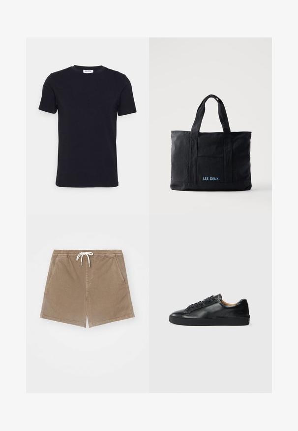 T-shirt noir à manches courtes avec un col ras-du-cou, muni d'une petite étiquette blanche à l'intérieur du col.; Shorts en coton marron avec une taille élastique et un cordon de serrage blanc, dotés de deux poches latérales et d'une coupe droite.; Baskets en cuir noir avec une texture lisse, bout rond et fermeture à lacets. Comprend une semelle en caoutchouc épaisse et un minimum de détails de marque.; Sac cabas en toile noire avec deux anses, poche avant et "LES DEUX" brodé en bleu sur la poche avant.