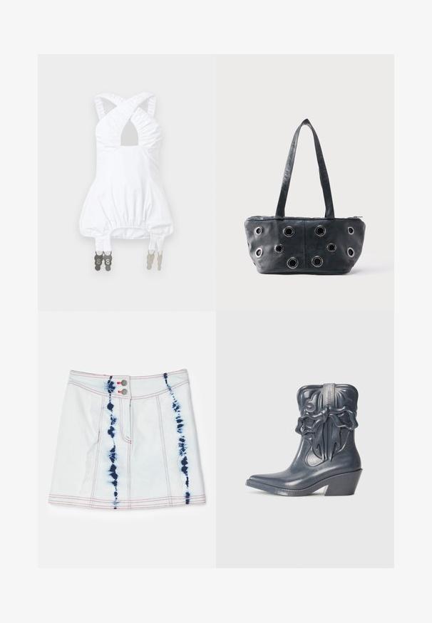 Witte mouwloze top met geplooide bandjes die over de borst kruisen, ballonvormige taille en verstelbare metalen sluitingen die aan de zoom hangen.; Denim mini-rok in lichtblauw met tie-dye patronen in donkerblauw. Bevat rode steken en twee voorknopjes. Korte lengte met een slim fit.; Grijze glanzende enkelboot met puntige neus, decoratieve strikdetail en gebogen blokhak; heeft een textuurdesign op de bovenkant.; Zwarte leren handtas met twee handvatten en meerdere zilveren metalen oogjes op het voorpaneel, geplaatst tegen een effen lichte achtergrond.
