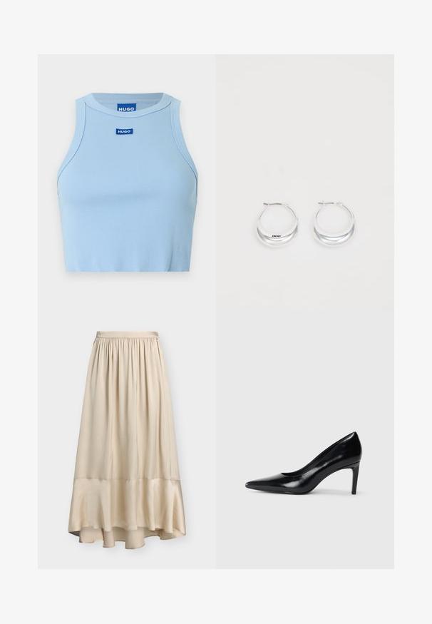 Ανοιχτό μπλε ριγωτό crop top με εφαρμοστή σχεδίαση. Διαθέτει στρογγυλή λαιμόκοψη και ετικέτα με το λογότυπο HUGO σε μπλε στη μέση εμπρός.; Φούστα midi σε κρεμ σατέν με σούρες στη μέση και βολάν στο τελείωμα, με ελαφρώς πιο μακρύ πίσω μέρος για ασύμμετρη σιλουέτα.; Μαύρο δερμάτινο ψηλοτάκουνο παπούτσι με μυτερή μύτη, λεία υφή και κοφτό τακούνι. Μινιμαλιστικός σχεδιασμός, χωρίς επιπρόσθετες διακοσμήσεις.; Ασημένια σκουλαρίκια δαχτυλίδια με γυαλιστερή επιφάνεια και σήμα DKNY, τοποθετημένα μπροστά σε λευκό φόντο.