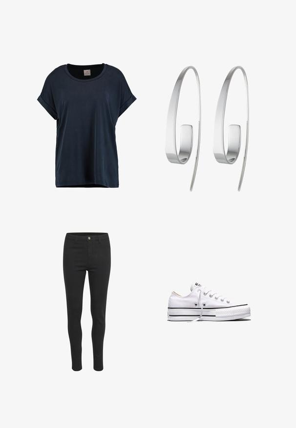 T-shirt à manches courtes bleu marine foncé en tissu doux et lisse, avec un col rond et des manches retroussées, à coupe décontractée et sans motifs visibles.; Jeans skinny noirs avec une texture de tissu lisse, dotés d'une fermeture à bouton à l'avant, de cinq poches et d'un design ajusté.; Baskets basses en toile blanche avec lacets blancs, bandes noires sur la semelle et embout en caoutchouc texturé, vue de côté sur fond blanc.; Boucles d'oreilles en argent avec un design allongé et épuré. Fabriquées en métal poli, présentant une texture lisse et un style minimaliste.