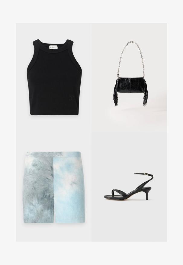 Schwarzes geripptes Cropped Top mit taillierter Passform, breiten Schulterträgern und einem dezenten Logo-Detail. Aus dehnbarem Material für höchsten Tragekomfort gefertigt.; Farbblockierte Shorts mit einem Verlauf von hellblauen und grauen Farbtönen. Hergestellt aus weichem Stoff mit glatter Textur und einem Bund.; Schwarze Ledersandale für Damen mit dünnen Riemchen, einer Zehenlasche, einer Knöchelschnalle und einem mittelhohen Stöckelabsatz vor neutralem Hintergrund.; Kleine schwarze Lederhandtasche mit silberner Kette und schwarzen Lederquasten auf beiden Seiten vor einem einfarbigen hellen Hintergrund.