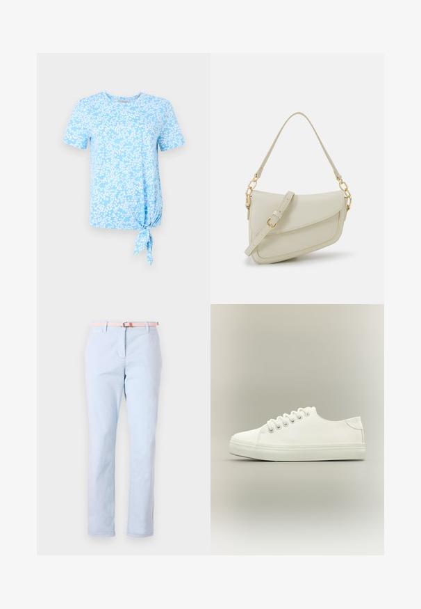 Lyseblå t-shirt med korte ærmer, prydet med et hvidt blomstermønster, og med en knude detalje på venstre side ved sømmen.; Lys blå chinos med lige ben, lavet af bomuldsstof, og et vævet lyserødt bælte med metalspænde. Flade forlommer inkluderet.; Hvid lavtop sneaker med hvide snørebånd og gummisål vist fra siden på en neutral baggrund.; Lille cremehåndtaske med tekstureret overflade, en lang justerbar rem, en kædeaccent og flaplukning. Detaljer i guldhardware.