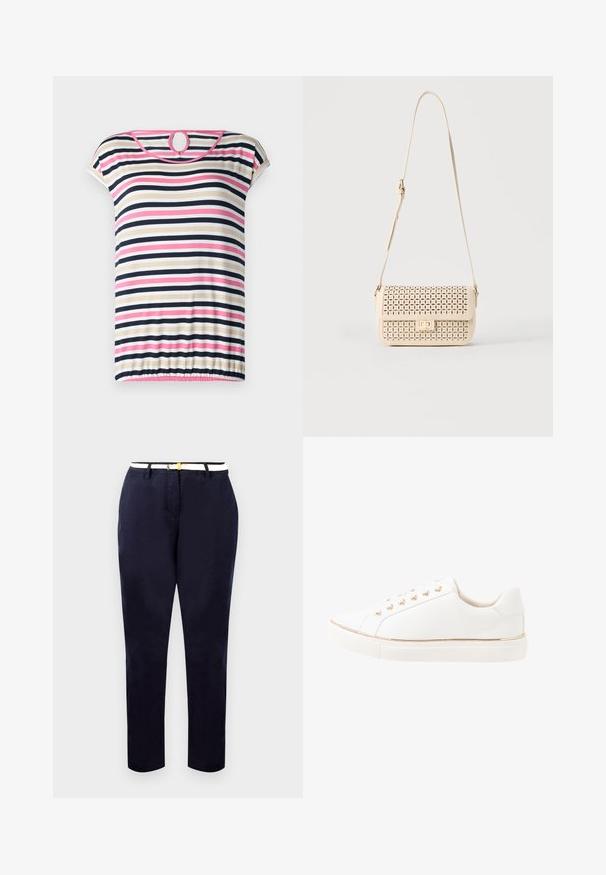 Camiseta de rayas de manga corta en beige, azul marino, rosa y blanco; cuenta con un escote redondeado con abertura en la parte posterior y dobladillo fruncido.; Chinos navy de corte slim, fabricados en algodón, con un cinturón blanco que presenta una hebilla en tono dorado. Textura suave, piernas rectas, diseño minimalista.; Zapatilla blanca con parte superior de piel lisa, ojales dorados y un detalle dorado alrededor de la suela. Suela de goma plana con textura para mayor agarre.; Bolso beige de hombro con patrón floral perforado, cierre de solapa, forma rectangular y correa ajustable.