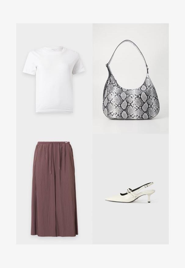 Effen wit T-shirt met korte mouwen en ronde hals, getoond tegen een lichtgrijze achtergrond.; Plissé broek in een zachte mauve kleur, met een elastische tailleband met trekkoorden en subtiele merkdetails bij de taille.; Puntige slingback-schoen van glanzend wit leer met twee verstelbare gespbandjes en een 6 cm stilettohak.; Zwart-witte slangenprint schoudertas met een afgeronde vorm, een gladde textuur en een ronde strap. Voorzien van een zilveren hardwareaccent.
