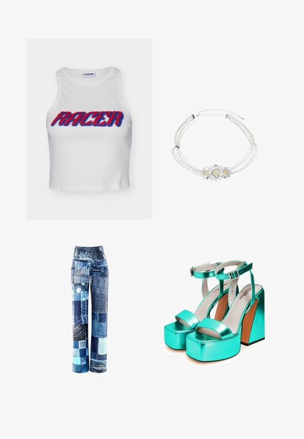 Hvid ribbet cropped tanktop med ordet "RACER" i fed rød og blå skrift over forsiden.; Patchwork jeans med højtaljet talje, der har forskellige nuancer af blå, slidte lapper og en blanding af teksturer i en vid benstil.; Turkismetalliske platform sandaler med en kraftig hæl. Har en bred frontstrop og ankelstrop med en dekorativ spænde. Glat tekstur.; Sølv halskæde med flere tråde, der har tre sølvvedhæng i form af blomster med detaljerede kronblade og midterdele.