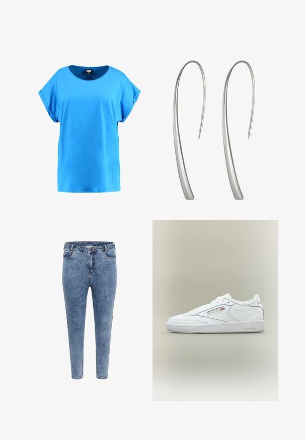 Blå kortærmet T-shirt lavet af bomuld med rund halsudskæring. Har en afslappet pasform og glat tekstur; ensfarvet uden mønstre.; Blå denim skinny jeans med høj talje, fem lommer og lynlåslukning. Stoffet har en let falmet tekstur med kontrasterende syninger.; Hvid Reebok low-top sneaker med syningsdetaljer, perforeringer nær tæerne og Reebok-logo med et lille Union Jack på siden.; Lange sølv dråbeøreringe med et slankt, forlænget design og en glat, poleret overflade. Har en minimalistsk buet form.