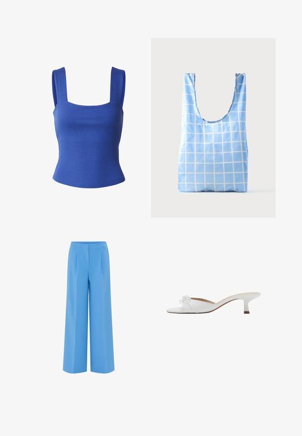 Blauwe geribbelde gebreide tanktop met brede schouderbanden en een vierkante halslijn, getailleerd.; Lange broek met wijde pijpen in effen lichtblauw, gemaakt van een zachte stof. Heeft een hoge taille met plooien, wat zorgt voor een op maat gemaakte, moderne uitstraling.; Witte leren muilezels met open teen, een kleine kitten heel en een decoratieve strik op het voorste bandje.; Blauwe herbruikbare boodschappentas met wit rasterpatroon, rechtopstaand op een effen lichte achtergrond.