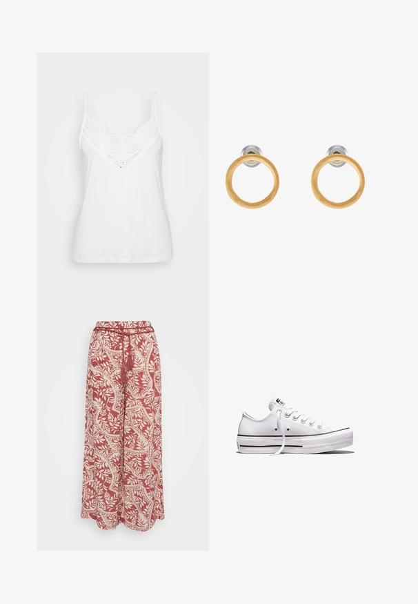 Hvid cami-top med tynde stropper, der har et blonde V-halsdesign og glat tekstur. Enkel, tætsiddende form uden yderligere mønstre.; Vero Moda Petite VMBALI WIDE PANTS - Bukser - marsala; Lavtop hvid lærredsneaker med hvide snørebånd, gummisål, sorte stribedetaljer og logo-patch på tungen og hælen.; Guldtonede metaløreringe med cirkulære trædetaljer, der har en glat overflade og et minimalistisk design. Silhuetten understreger enkelheden.