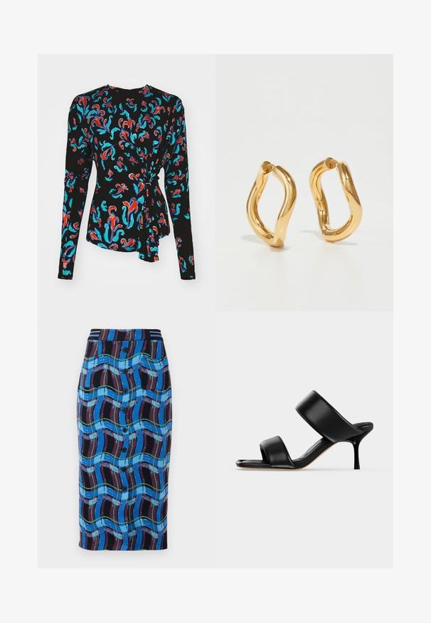 Top noir à manches longues présentant un motif floral coloré en rouge, turquoise et bleu, avec un accent noué à la taille.; Jupe midi bleue avec un motif de vagues multicolores, dotée d'une taille noire, de boutons à l'avant et de deux poches latérales.; Sandale mule en cuir noir avec deux larges brides et un talon stiletto fin de hauteur moyenne sur un fond clair uni.; Boucles d'oreilles en forme de cerceau de couleur dorée avec une forme courbée et irrégulière et une texture lisse et polie. Aucun matériel ou accent visible.