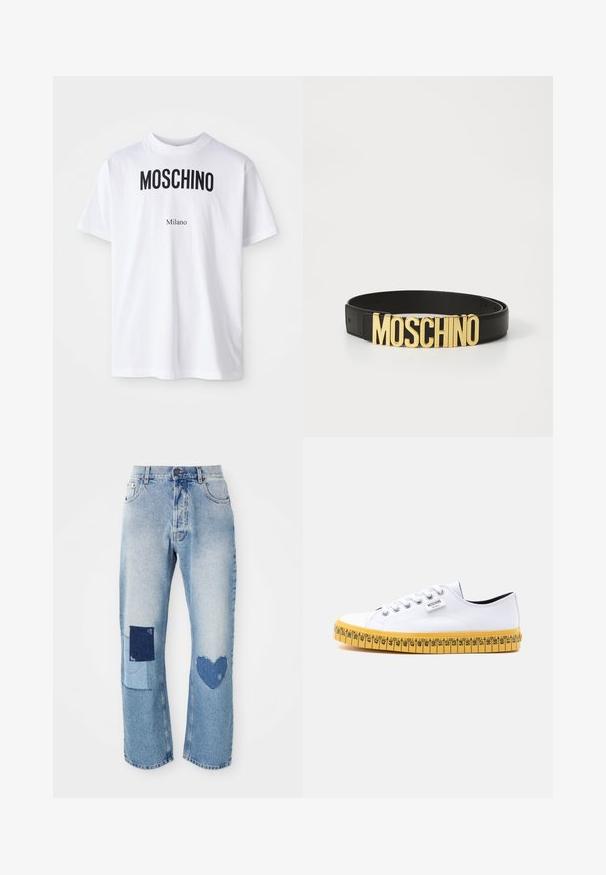 Biele bavlnené tričko s odvážnym čiernym textom "MOSCHINO" nad menším textom "Milano". Klasický okrúhly výstrih a krátke rukávy.; Svetlo modré džíny s rovnom strihom, ktoré obsahujú dva nášivky: štvorcovú a srdcovú, obe v tmavších odtieňoch denimu.; Biele nízke plátené tenisky s bielymi šnúrkami a žltou podrážkou navrhnuté tak, aby vyzerali ako meracia páska so značkami veľkosti.; Čierny kožený opasok s veľkou zlatou prackou s logom "MOSCHINO", hladký povrch, nastaviteľná veľkosť a minimalistický dizajn.