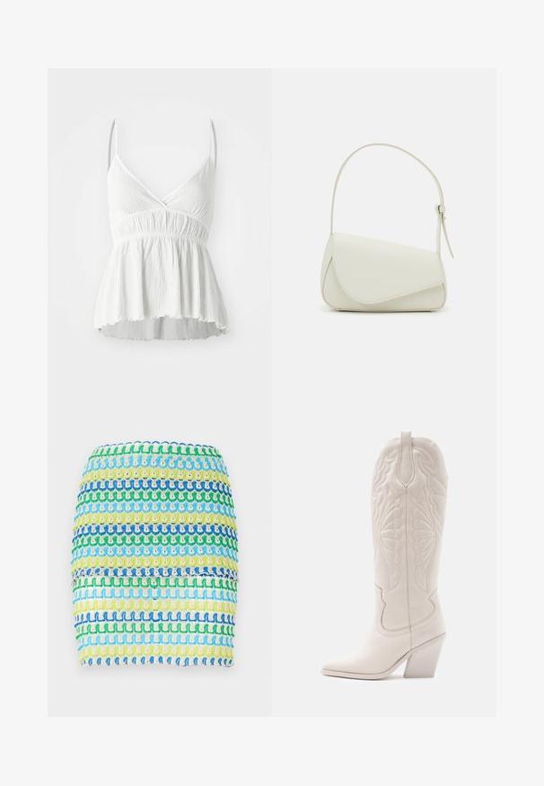 Hvid ærmeløs top med V-udskæring, tekstureret stof og samlet talje. Har flæset kant og tynde justerbare stropper.; Tekstil mini skirt med horisontale striber i blå, grøn og gul. Designet har et tekstureret, vævet udseende med et lagdelt effekt.; Hvide læder cowboystøvler med spidse tæer og blokhæle. Har intrikate syninger på skaftet og en glat tekstur.; Hvid taske i faux læder med en struktureret trekantet form, enkelt justerbart skulderstrop og en flaplås med kurver.