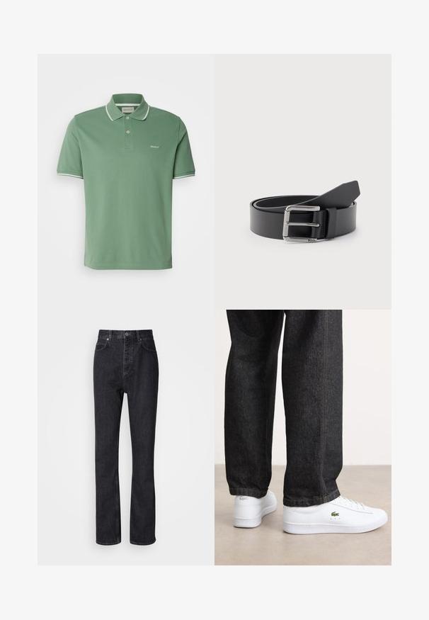Groene poloshirt van katoen, met een kraag, een tweeknoopssluiting en witte afwerking op de mouwen met subtiele logo-embroidering.; Hoge taille zwarte denim jeans met een knoop- en ritssluiting, voor- en achterzakken en een rechte pasvorm.; Witte leren sneakers met een laag profiel en een groen logo, gecombineerd met donkere spijkerbroek met gele stiksels.; Zwart leren riem opgerold met een zilveren rechthoekige metalen gesp met de gravure "BOSS" op een lichtgrijze achtergrond.