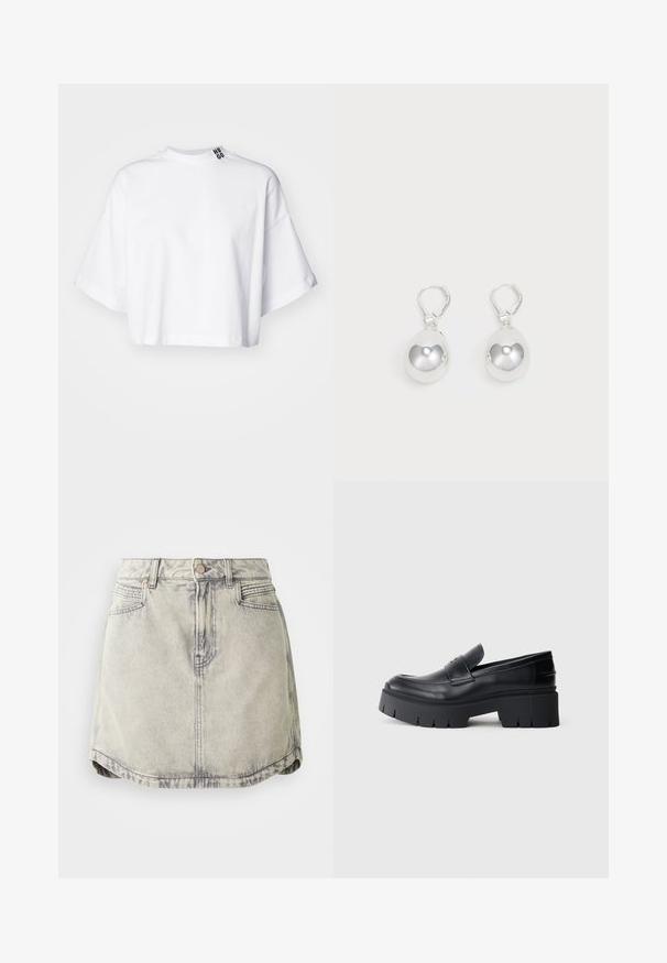 Camiseta blanca recortada de algodón, con mangas cortas anchas y un cuello alto. La etiqueta "HUGO" está estampada en negro en el cuello.; Falda de denim en gris claro con textura desgastada, que cuenta con una cinturilla abotonada, bolsillos frontales y un dobladillo ligeramente curvado.; Mocasín negro con plataforma gruesa, parte superior de cuero suave, tira decorativa y suela gruesa texturizada sobre fondo blanco.; Pendientes de plata en forma de gota con superficies redondas y reflectantes colgando de cierres de palanca. El fondo es blanco liso.