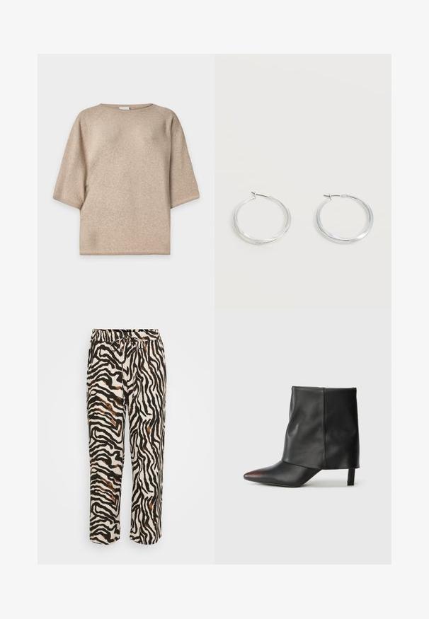 Jersey de punto beige de manga corta con escote redondo y corte holgado, presentado sobre un fondo blanco liso.; Pantalones con cordón en una tela ligera, con un patrón de cebra en blanco y negro con acentos marrones. Corte relajado y largo cropped.; Botín negro de piel lisa con punta afilada y tacón cónico. La parte superior presenta un diseño ligeramente fruncido.; Pendientes de aro de metal plateado con superficie lisa y ligeramente curvada y cierre de tipo mosquetón sobre un fondo blanco liso.