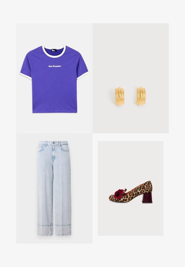 Lilla bomulds t-shirt med hvid ribbet halsudskæring og ærmekanter, med "The Kooples" logo trykt i hvid på forsiden.; Lysblå denim bredbenede bukser med høj talje. Har en knap- og lynlåslukning, forlommer og en rå kantdetalje.; Dame sko med lav blokhæl og leopardprint med mørkerød blomsterdekoration på den afrundede tå mod ensfarvet baggrund.; Par af små guldøreringe med en glat midterbånd flankeret af teksturerede bånd, vist på en enkel hvid baggrund.