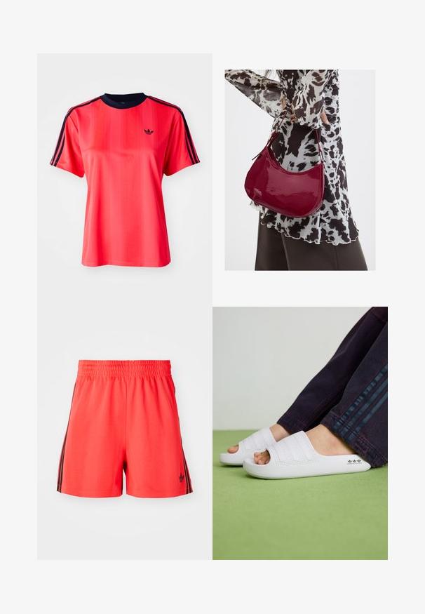 Rotes sportliches T-Shirt mit kurzen Ärmeln, das von vertikalen Streifen, einem marineblauen Rundhalsausschnitt und einem kleinen schwarzen Logo auf der Vorderseite geprägt ist.; Rote Sportshorts aus leichtem Material mit elastischem Bund, ausgestattet mit drei schwarzen vertikalen Streifen auf jeder Seite und einem Logo.; Weiße Gummisandalen mit drei strukturierten horizontalen Streifen, einer abgerundeten Zehenpartie und einem auf der Seite gedruckten Logo, kombiniert mit dunklen Jeans.; Frau trägt eine schwarz-weiß gemusterte Bluse und hält eine glänzende rote Schultertasche vor einem einfarbigen Hintergrund.